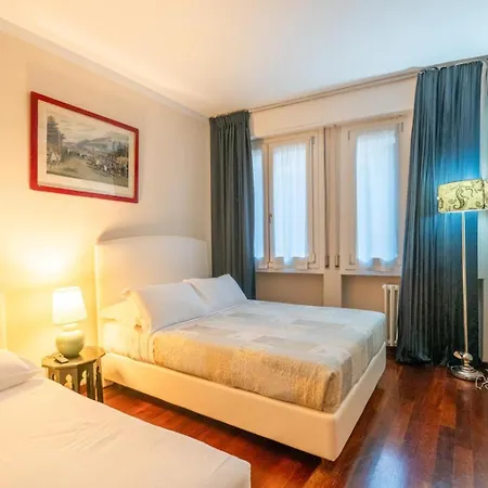 Ponte Vecchio View Luxury Apartment Florence