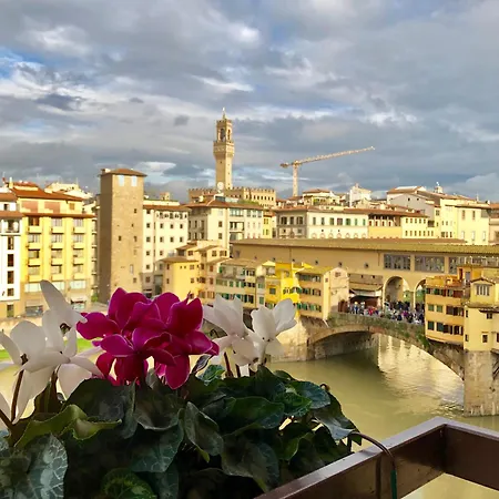 Ponte Vecchio View Luxury شقة