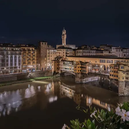 Ponte Vecchio View Luxury شقة *