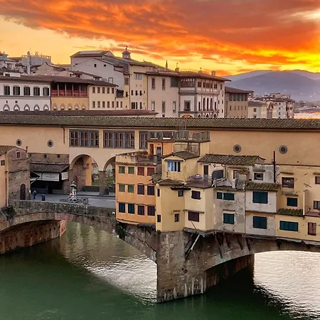 Ponte Vecchio View Luxury شقة *